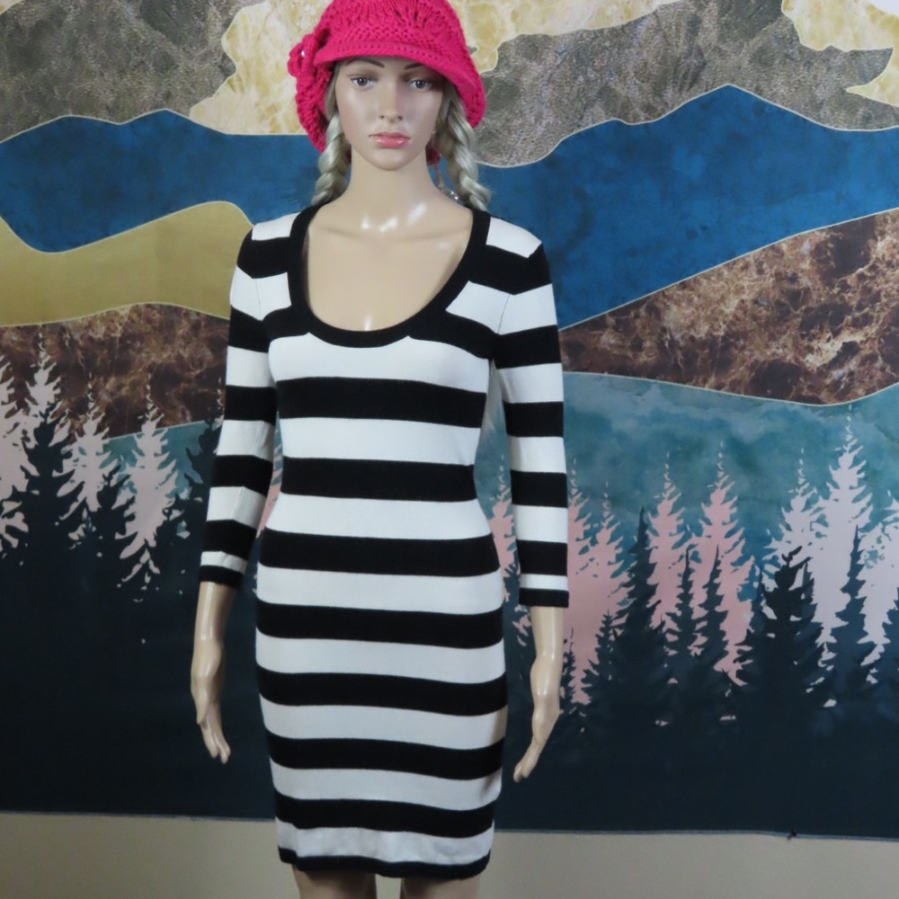 Long sleeve striped bodycon dress